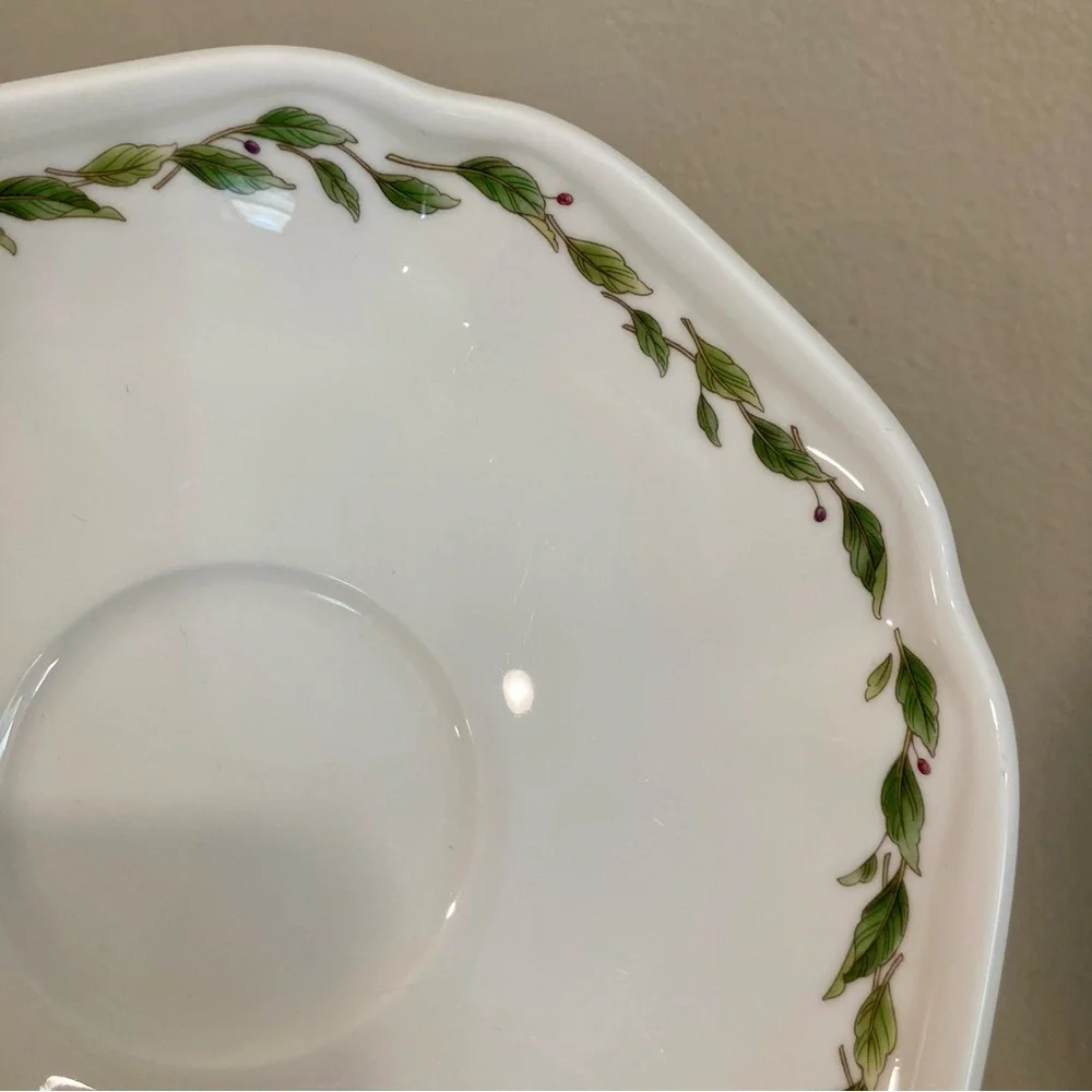 Noritake Casual Gourmet Garden Set of 4 Saucers 7940/1 6.5” Green Leaf Design